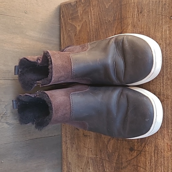 OluKai Shoes Women's sz 9 Pehuea Hulu Brown Leather/Suede Faux Fur Lined Sneaker - Picture 6 of 12